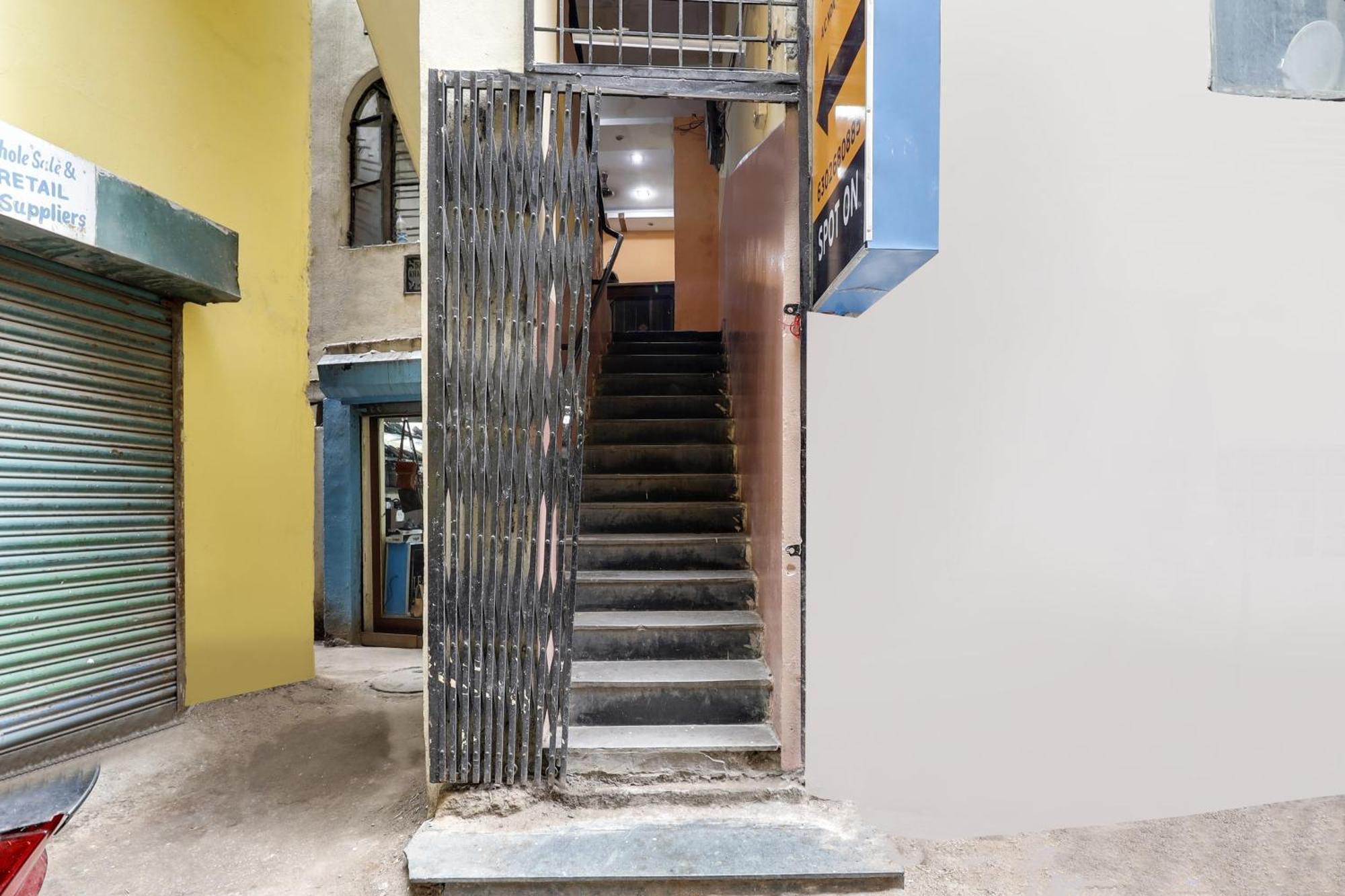 Spot On Hotel Sai Ashirwad Residency Hyderabad Exterior photo